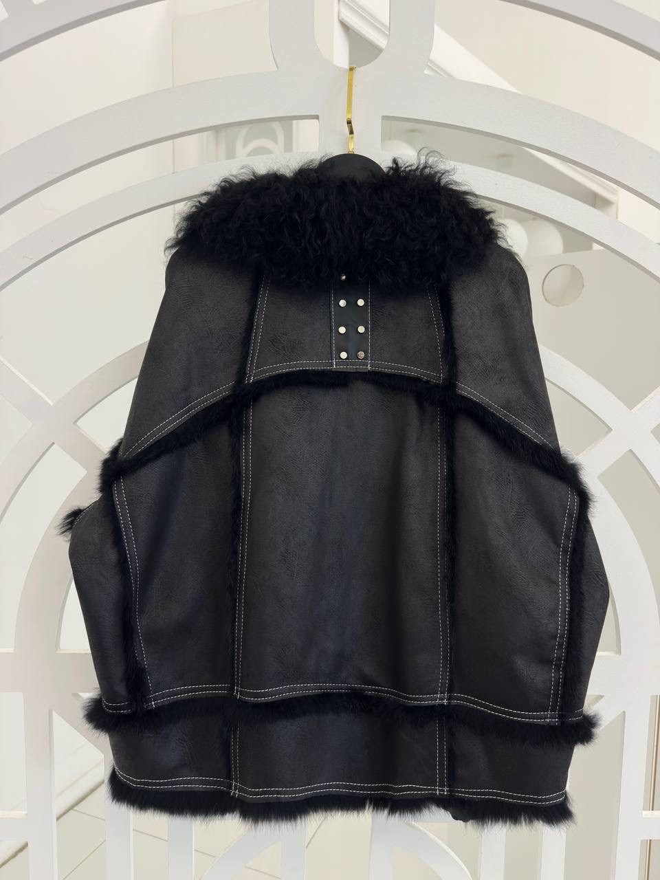 комбинированная куртка с натуральным мехом,женская дубленка,куртка с натуральным мехом,черная дубленка куртка,дубленка косуха