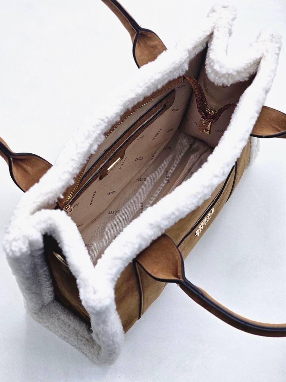 сумка женская guess с мехом,сумка женская с мехом натуральная,сумки с мехом,сумка меховая,меховая сумка женская