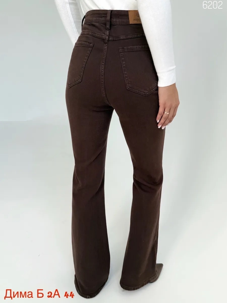 коричневые джинсы клеш женские,джинсы клеш женские,расклешенные джинсы,коричневые расклешенные джинсы,джинсы женские с завышенной талией узкие универсальные брюки-клеш