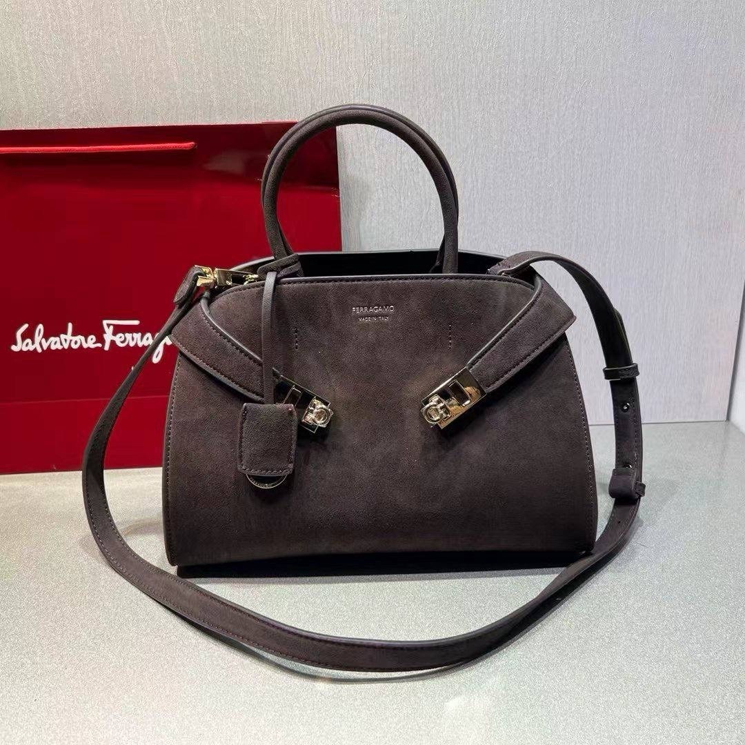 сумка ferragamo,сумка salvatore ferragamo,замшевая сумка,брендовая женская сумка,сумка