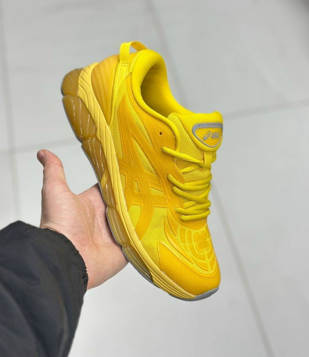 кроссовки asics,мужские кроссовки asics,желтые кроссовки,кроссовки,кроссовки асикс