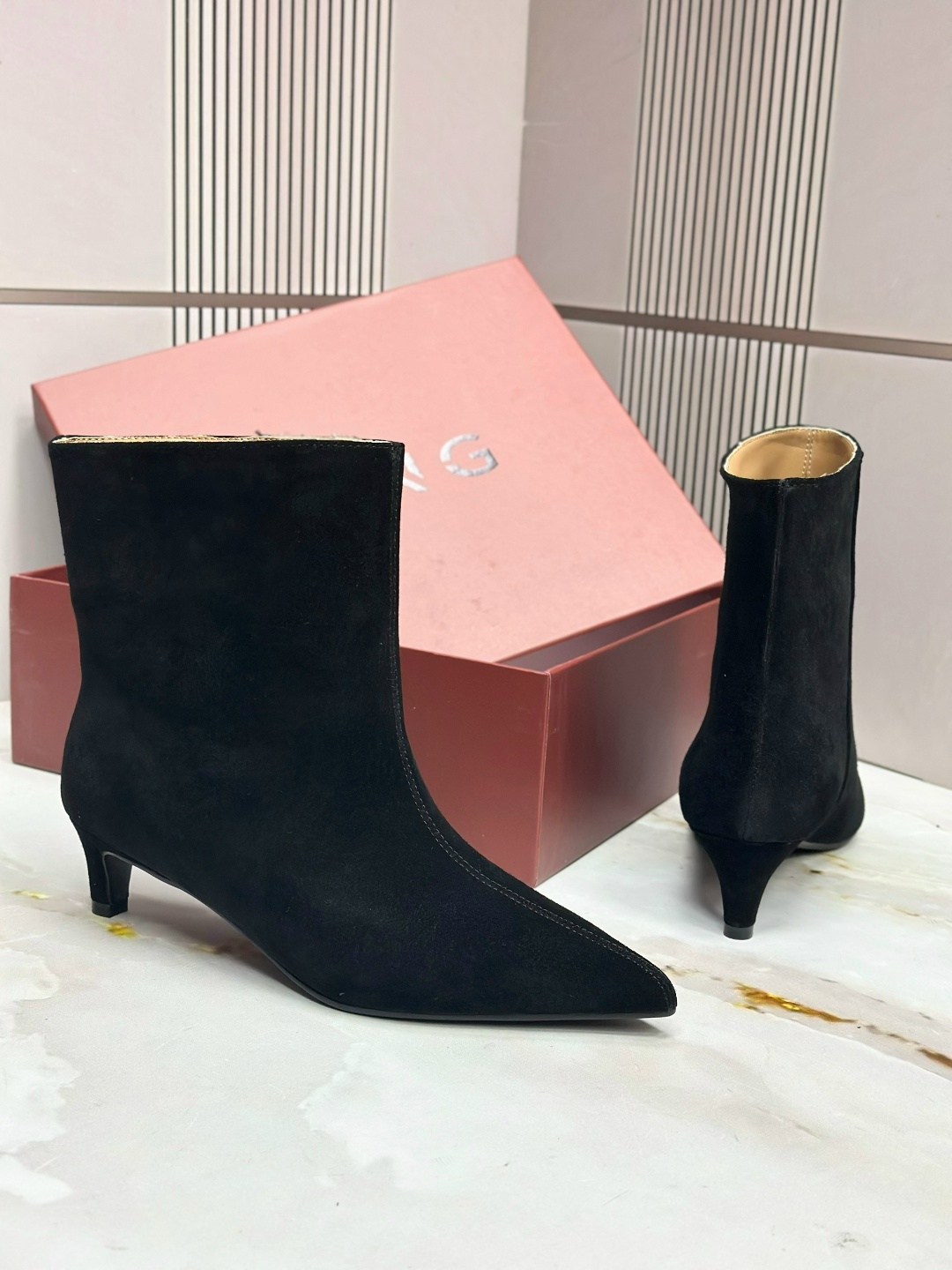 замшевые ботильоны,женские ботильоны,,модные ботильоны,женские замшевые ботильоны с острым носком