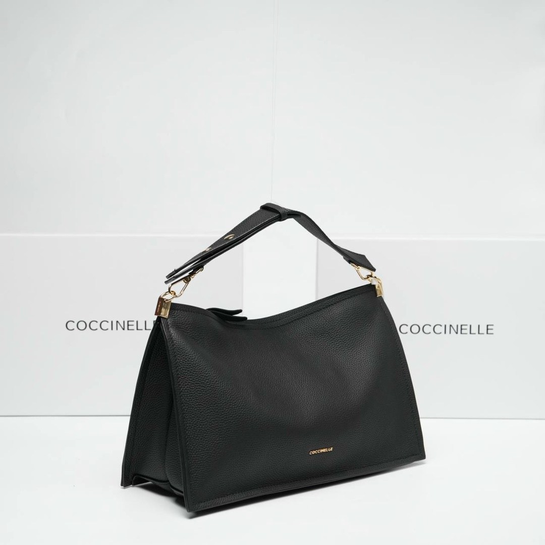 сумка женская coccinelle,coccinelle сумка,сумка женская coccinelle e5 n15 53 01 01 чёрный,coccinelle сумка на плечо,двусторонняя кожаная сумка через плечо coccinelle snip medium черный