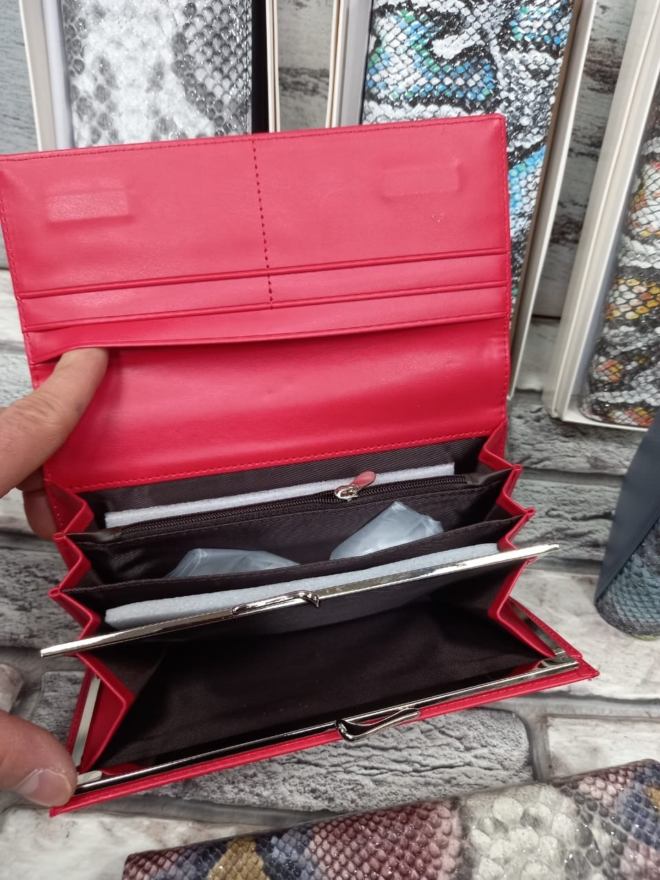 женские кошельки,кошелек женский из натуральной кожа,кошелек из натуральной кожи питона,кошелек из кожи питона,кошелек женский натуральная кожа кошелек