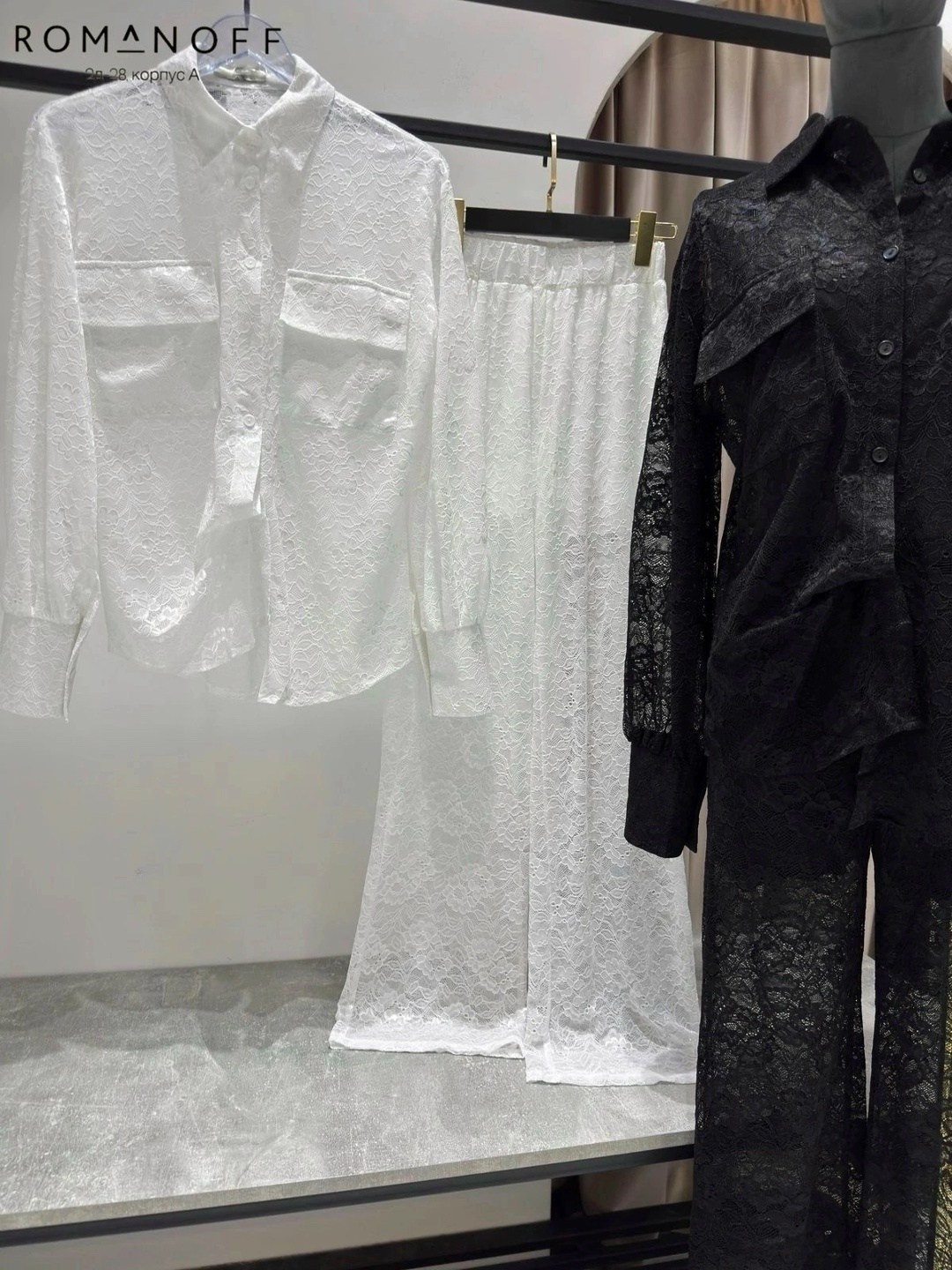 костюм кружевной брючный с поясом гипюр emberens,костюм кружевной брючный с поясом гипюр emberens цвет черный,костюм женский кружевной брючный emberens,костюм из гипюра,костюм брючный кружевной embere