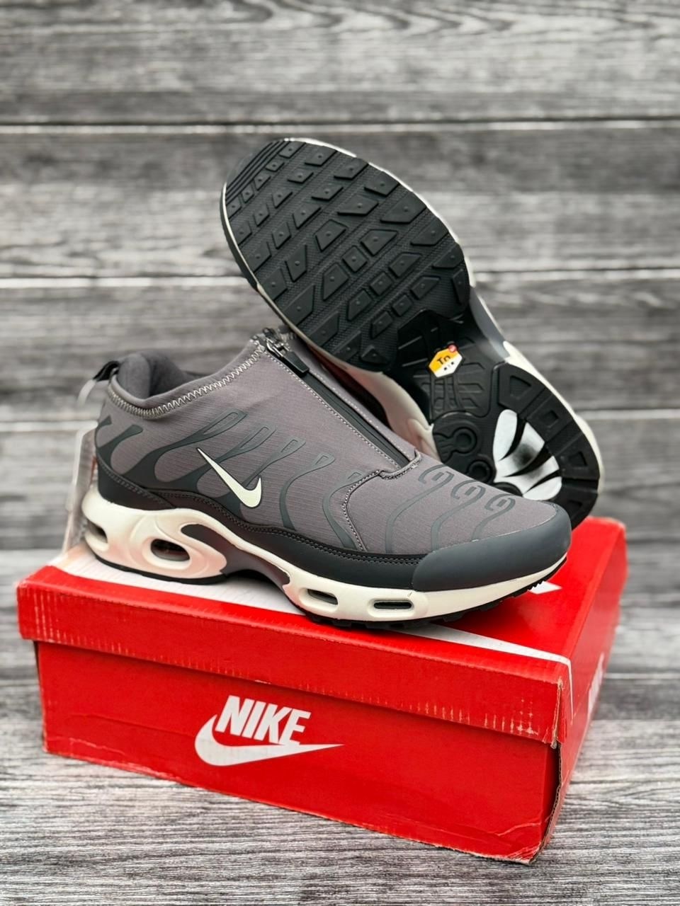 кроссовки nike air max tn plus,кроссовки мужские nike air max tn plus,кроссовки мужские nike air max plus,кроссовки nike air max tn,nike air max tn plus