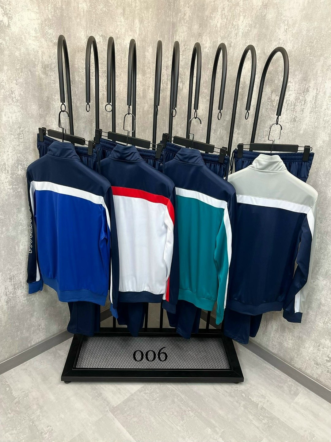 спортивные костюмы адидас,спортивный костюм монтана,спортивный костюм adidas,спортивный костюм adidas originals,спортивный костюм