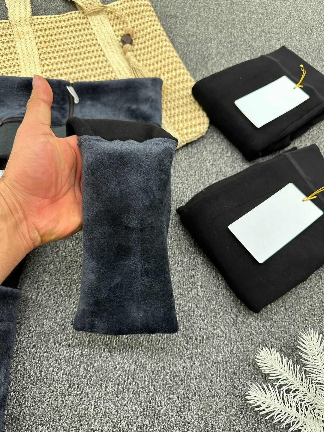 теплые леггинсы,лосины на меху,женские леггинсы,леггинсы для женщин,черные зимние плотные бархатные теплые колготки большого размера