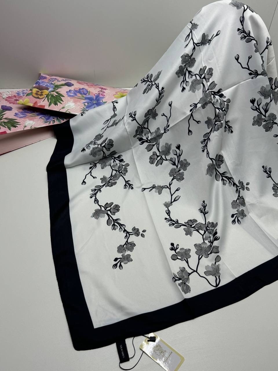 платок шелковый,платок женский,платок шелковый женский,платок,платки шарф