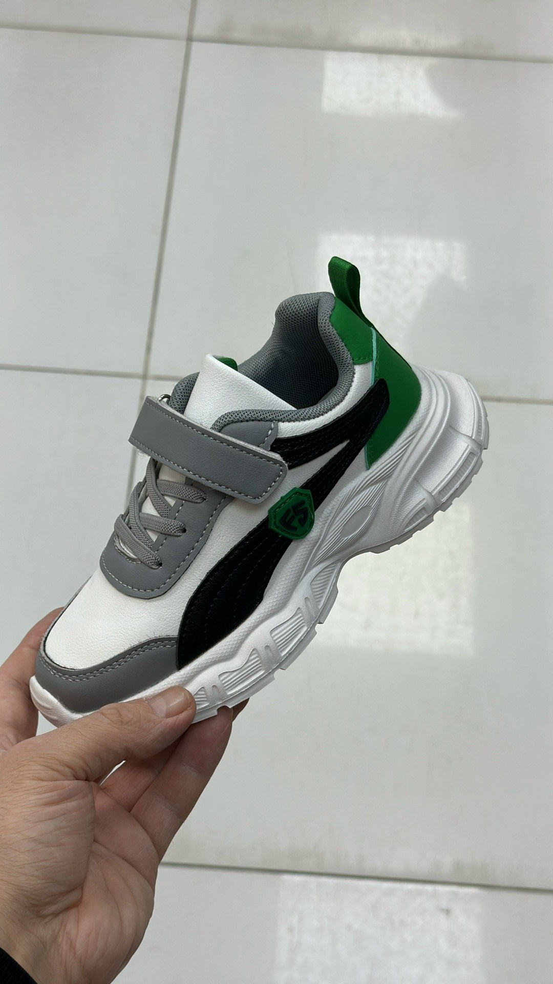 детские кроссовки,,кроссовки оптом,кроссовки закрытые,baas кроссовки