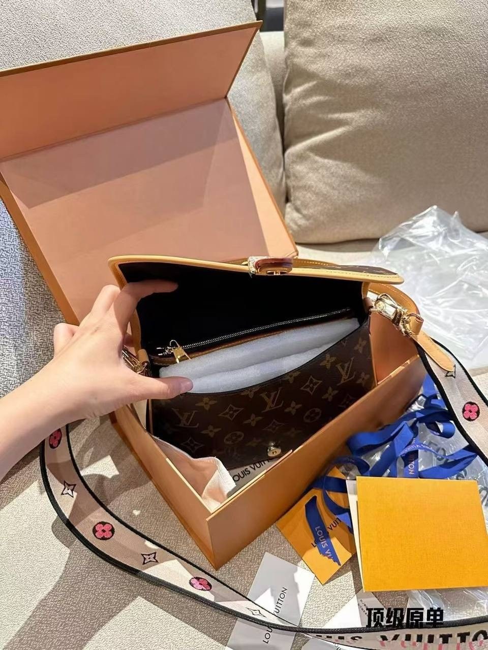 louis vuitton сумка на плечо,сумка louis vuitton женская,сумка багет луи виттон,сумка louis vuitton,lv louis vuitton женская модная классическая сумка через плечо