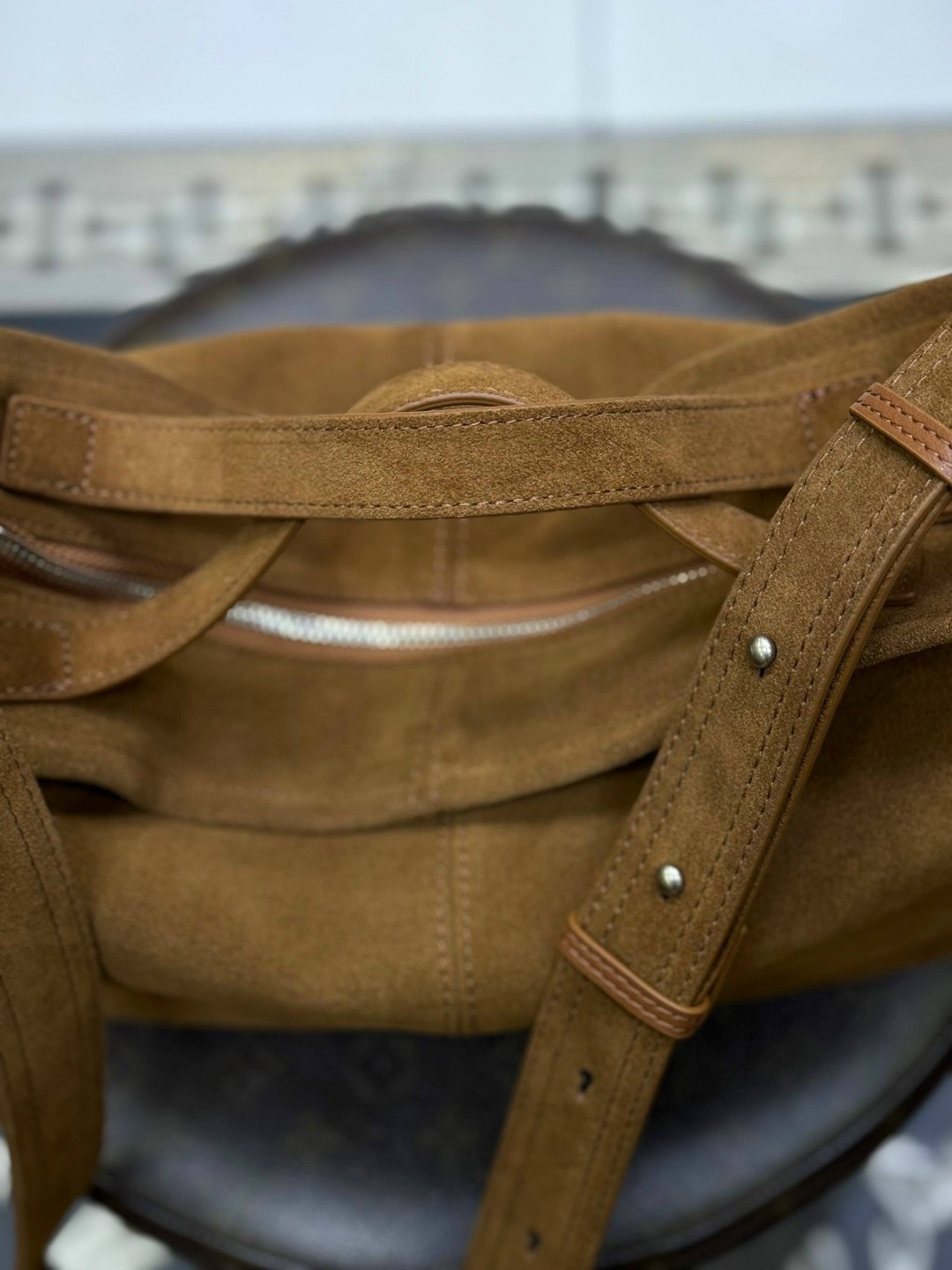 замшевая сумка,женская замшевая сумка,женская сумка из натуральной замши,сумка кросс-боди из натуральной замши,сумка из натуральной замши