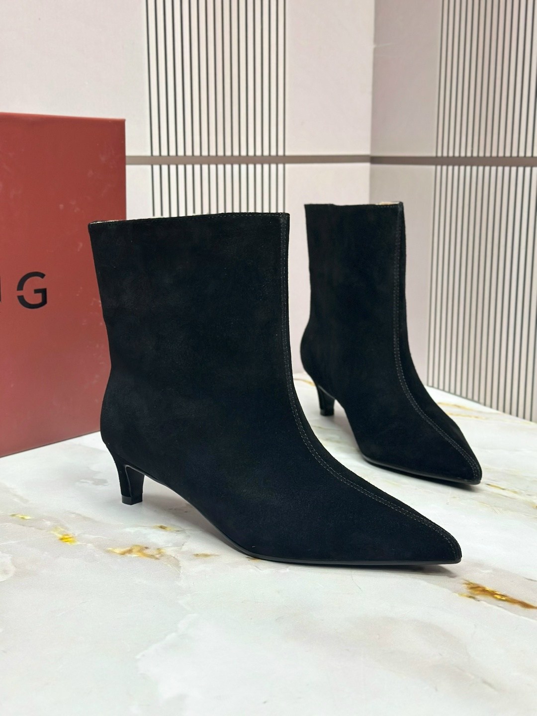 замшевые ботильоны,женские ботильоны,,модные ботильоны,женские замшевые ботильоны с острым носком