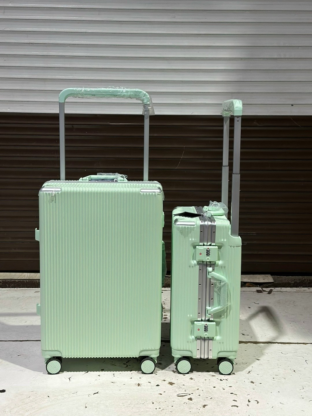 чемодан на колесиках,чемоданы на колесах,многофункциональный женский чемодан на колесиках,алюминиевый чемодан,чемодан