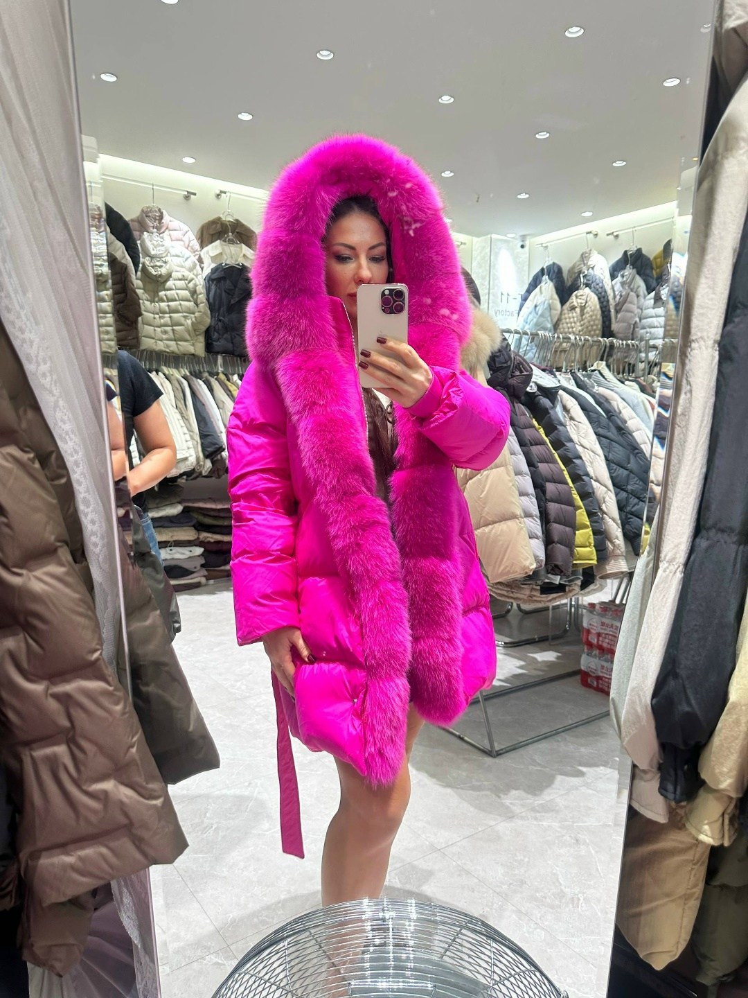 пуховики с мехом,пуховик женский с мехом розовый,пуховик женский,пуховик женский с натуральным мехом,пуховик розовый