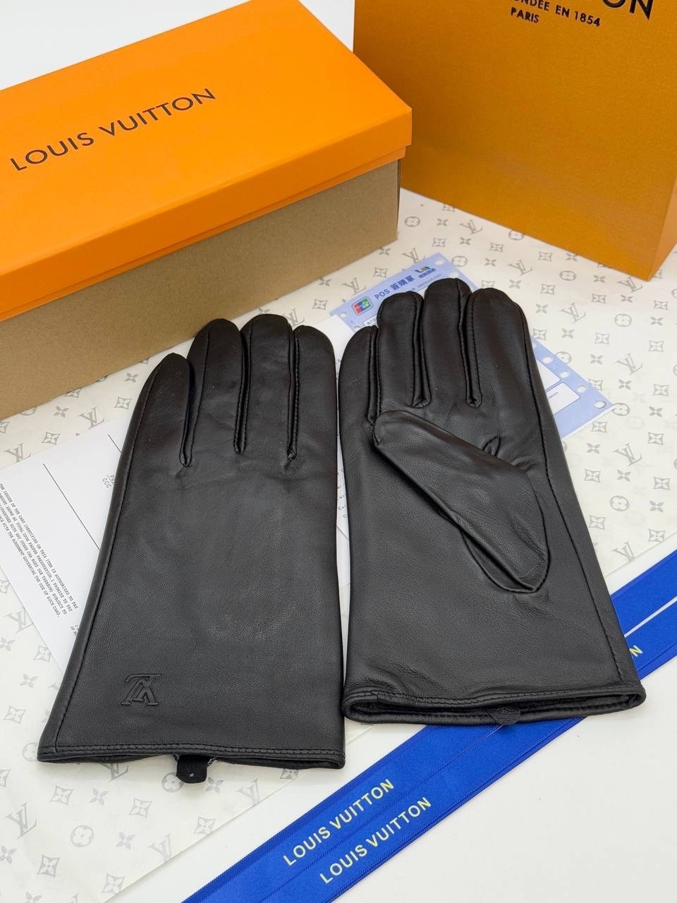 перчатки louis vuitton,louis vuitton gloves,перчатки модные,перчатки,термоперчатки louis vuitton