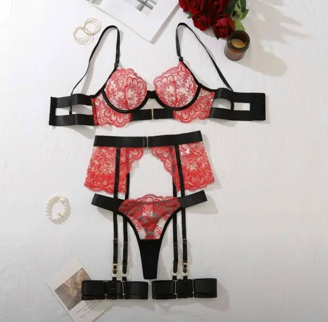 комплекты нижнего белья,комплект женского нижнего белья,женское нижнее бельё,нижнее бельё,комплект белья женский