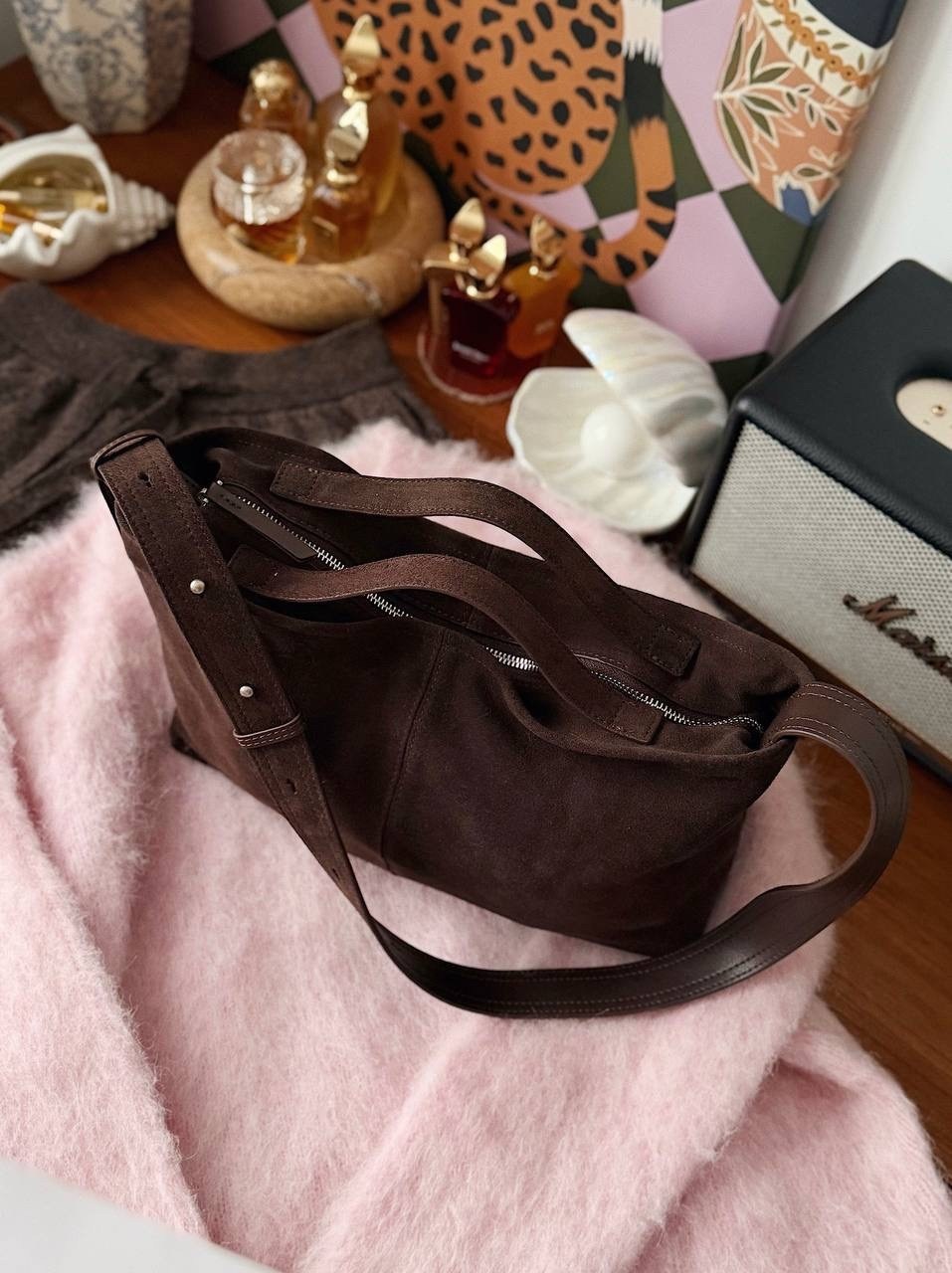 большая сумка хобо из натуральной замши, цвет коричневый,сумка замшевая,сумка женская замшевая кросс-боди через плечо,сумка женская замшевая на плечо натуральная замша,большая сумка-шоппер из итальянс