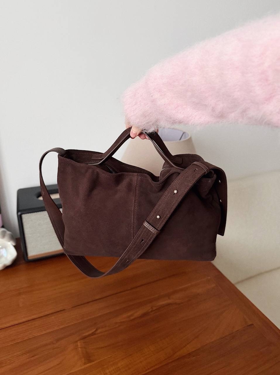 большая сумка хобо из натуральной замши, цвет коричневый,сумка замшевая,сумка женская замшевая кросс-боди через плечо,сумка женская замшевая на плечо натуральная замша,большая сумка-шоппер из итальянс