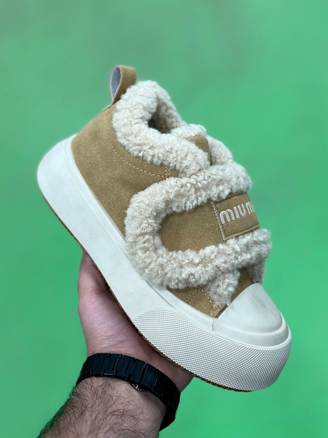 ,брендовые кеды ugg на толстой подошве с мехом, женская,зимняя женская ,кеды с мехом