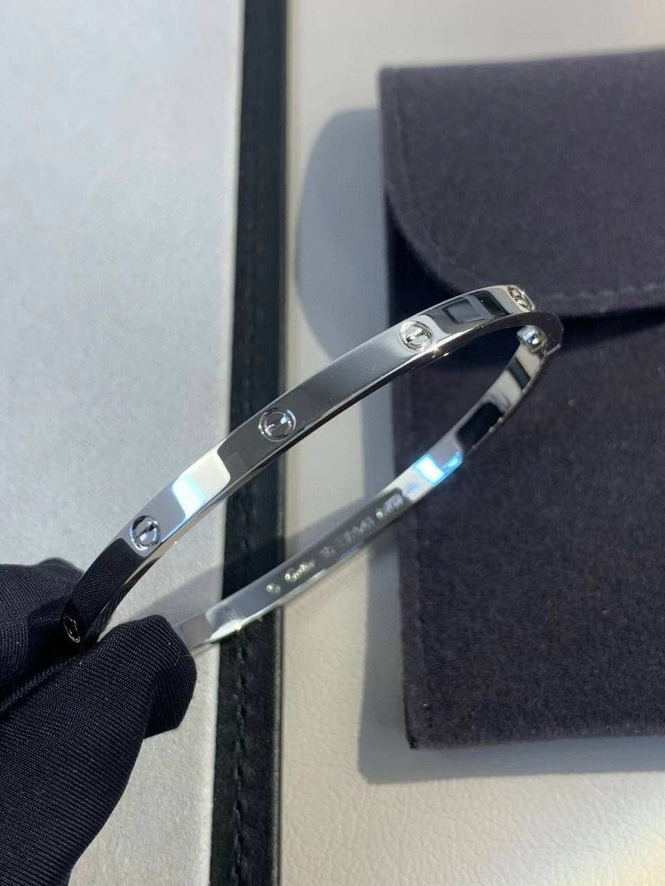 браслет картье,браслет cartier,браслет cartier love белое золото,золотой браслет,браслет картье серебряный