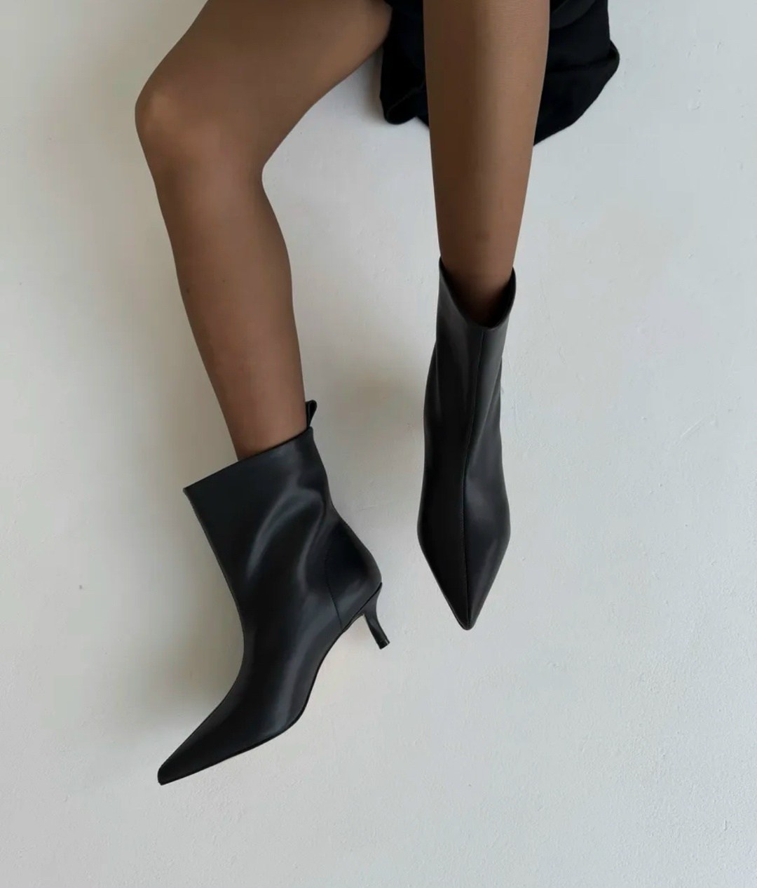 ботильоны демисезонные каблучок рюмочка starq 315398723,ботильоны демисезонные на низком каблуке шпильке emarti,ботильоны на каблуке осенние,демисезонные ботильоны,ботильоны с острым носом