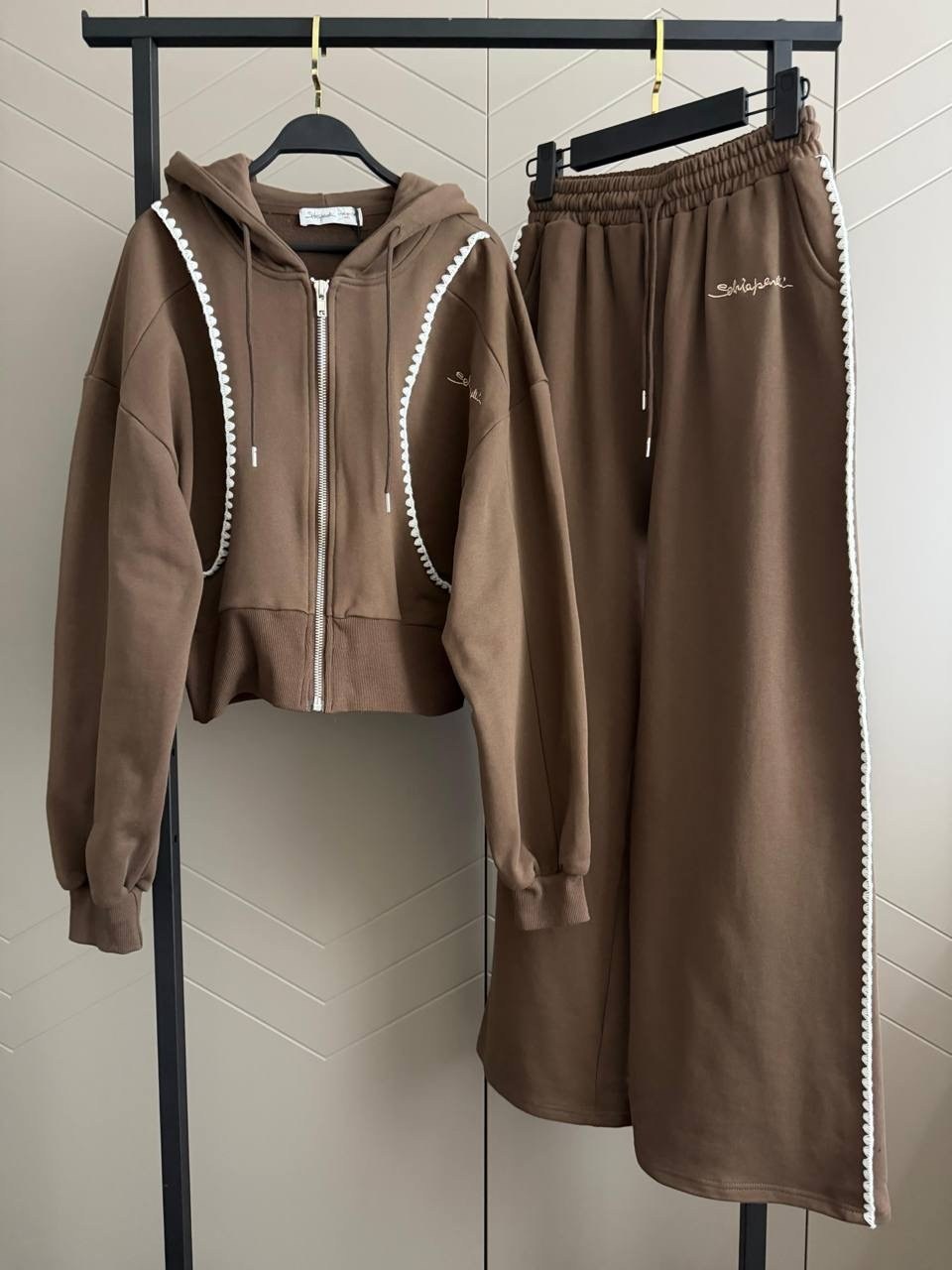 спортивные костюмы женские,стильные костюмы,спортивные костюм,костюмы женские,костюм повседневный спортивный