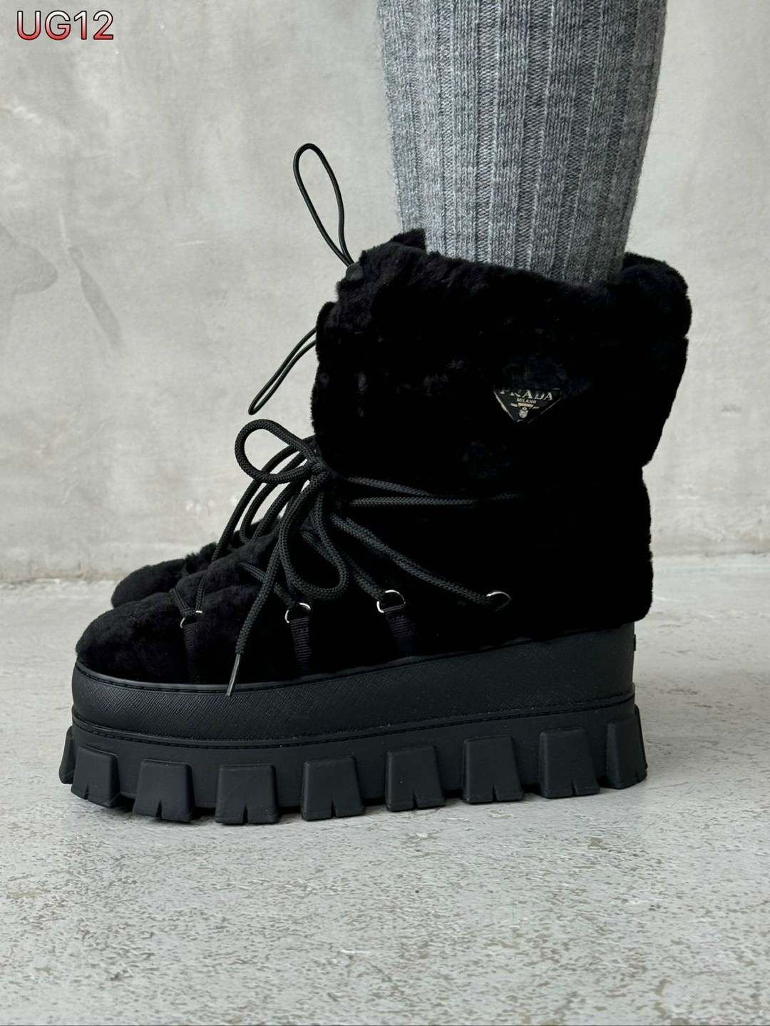,ботинки зимние с мехом на платформе,зимняя ,ботинки зимние prada с натуральным мехом,зимние угги на платформе