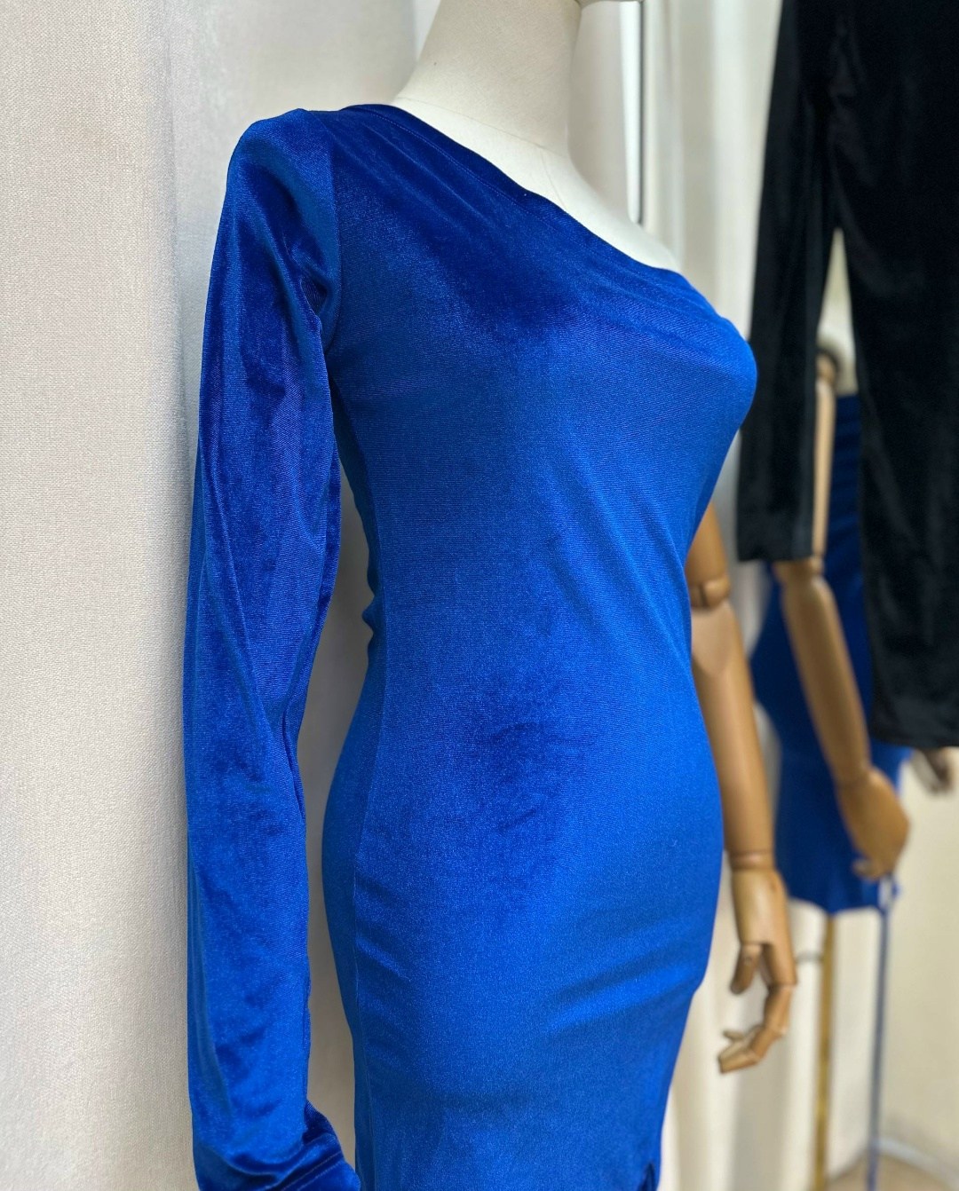 черное короткое платье,сексуальное облегающее платье,платье черное облегающее,облегающее платье,короткое платье