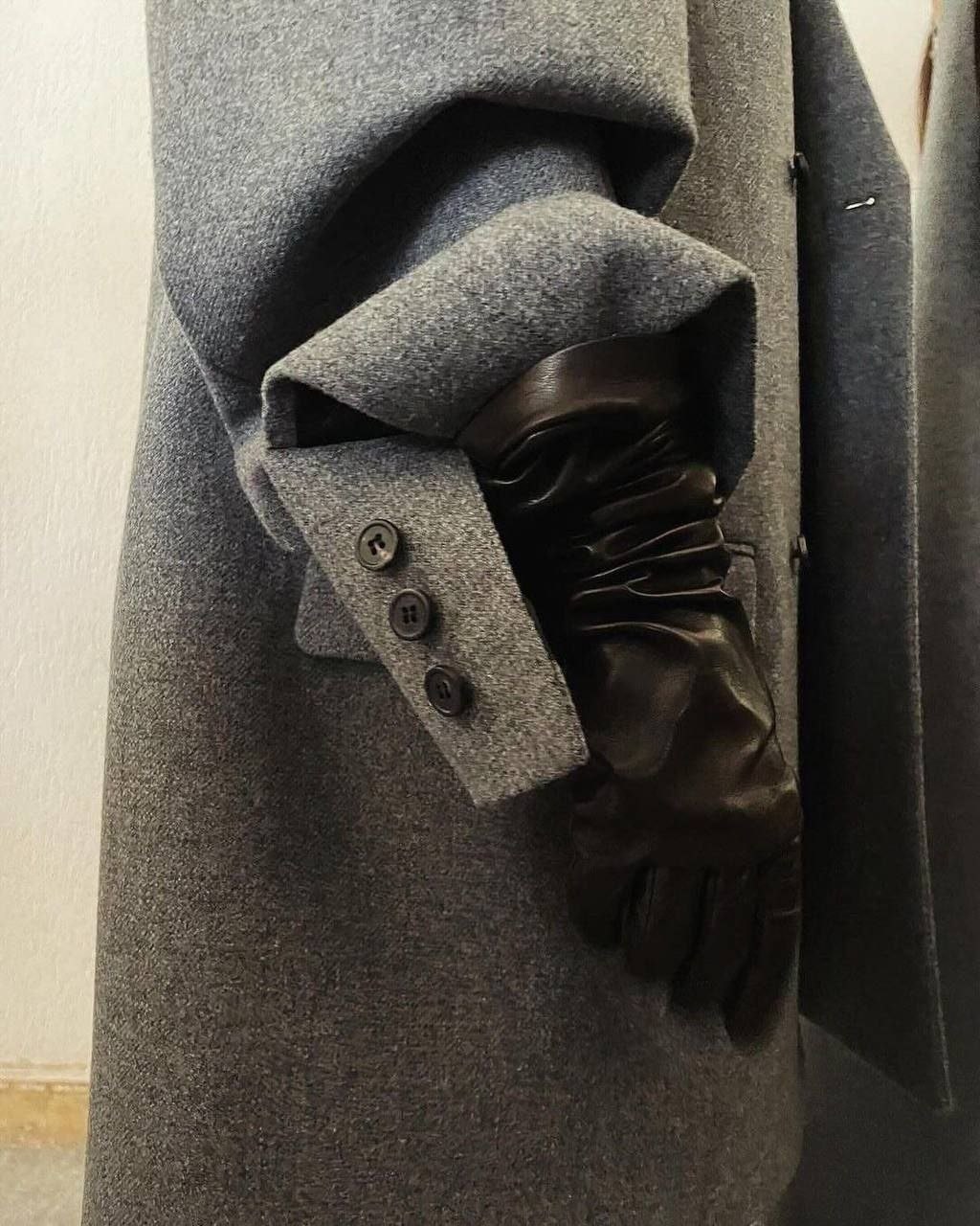 перчатки кожаные,кожаные женские перчатки,женские перчатки,перчатки модные,перчатки для женщин