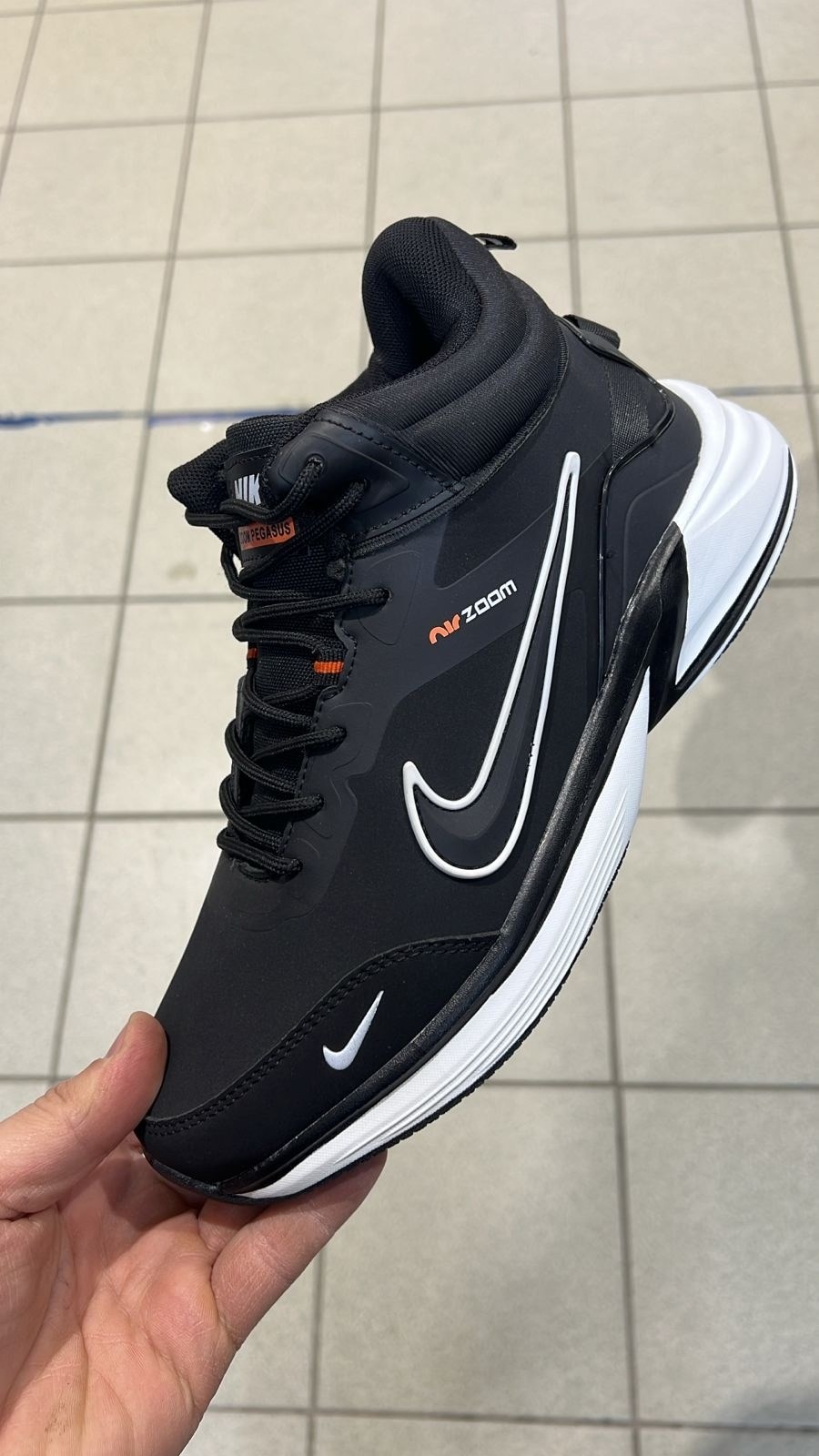 зимние кроссовки adidas,кроссовки мужские adidas,зимние кроссовки adidas climaproof мехом черные мужские ботинки адидас,зимние кроссовки с мехом adidas goretex 12406,кроссовки мужские зимние