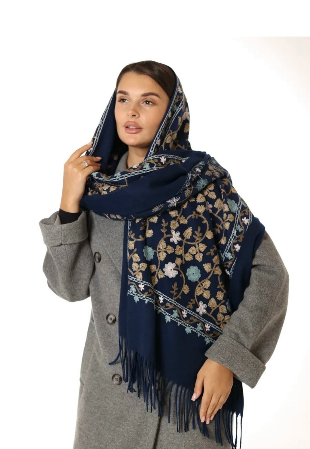 кашемировый шарф с вышивкой,палантин кашемир вышитые цветочные детали,кашемировый шарф-палантин с узорчатой вышивкой для женщин,шарф палантин кашемир вышитые цветочные детали,палантин для женщин