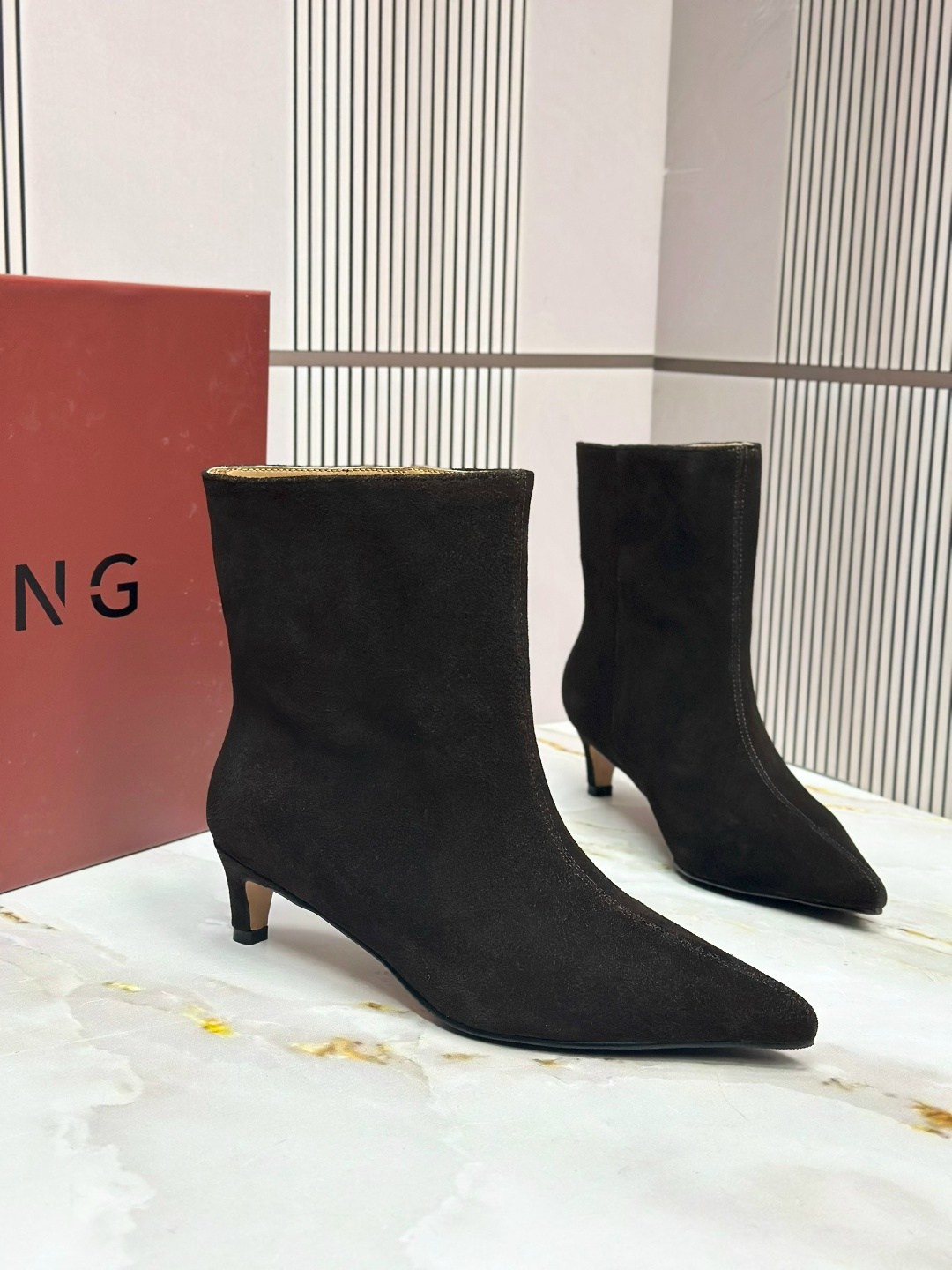 замшевые женские ботильоны с острым носком на,,женские ботильоны,замшевые ботильоны,женские ботильоны с острым носком