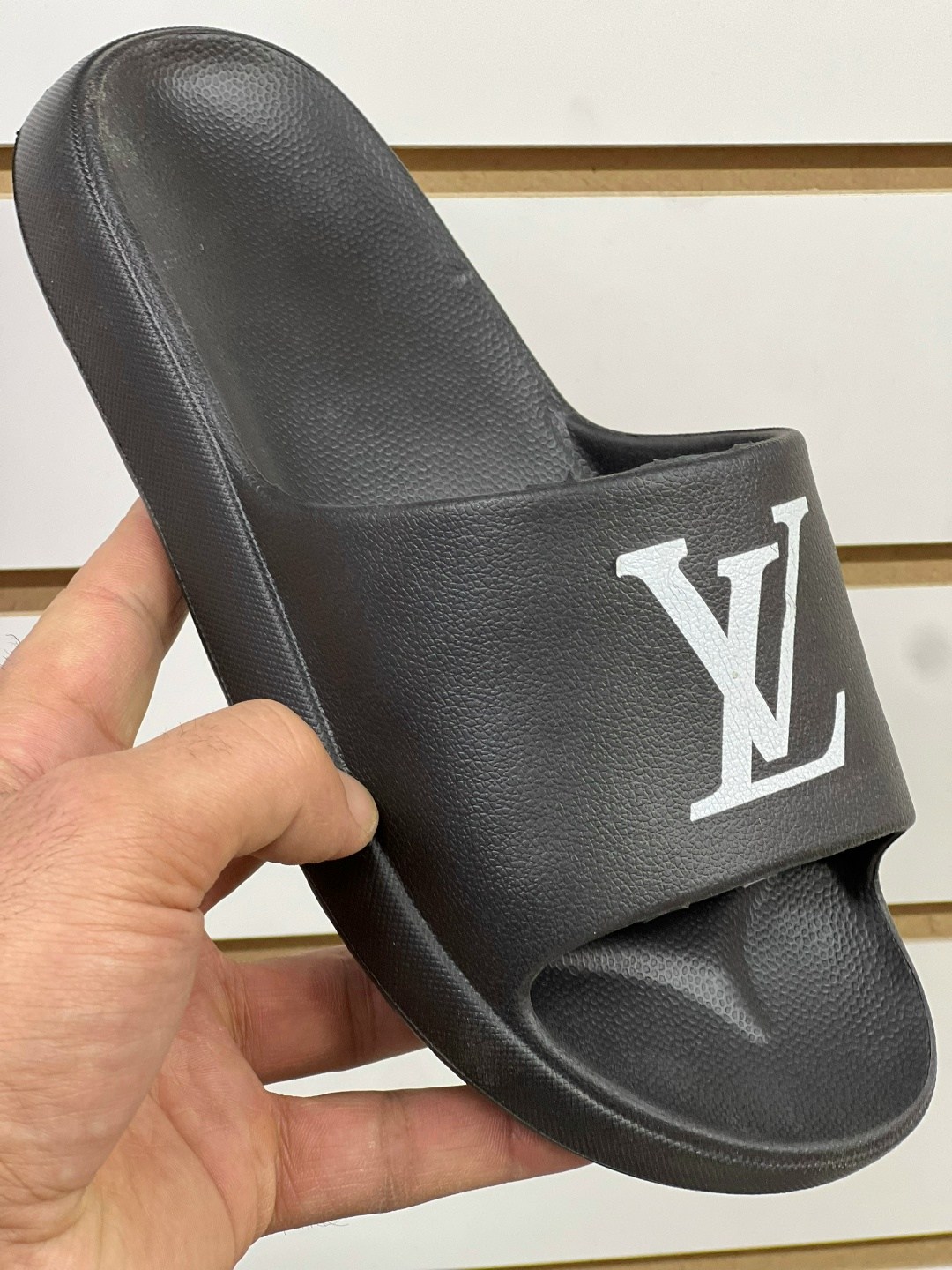 шлепанцы луи виттон белые,шлепанцы луи виттон,шлепанцы женские,,шлепки louis vuitton белые