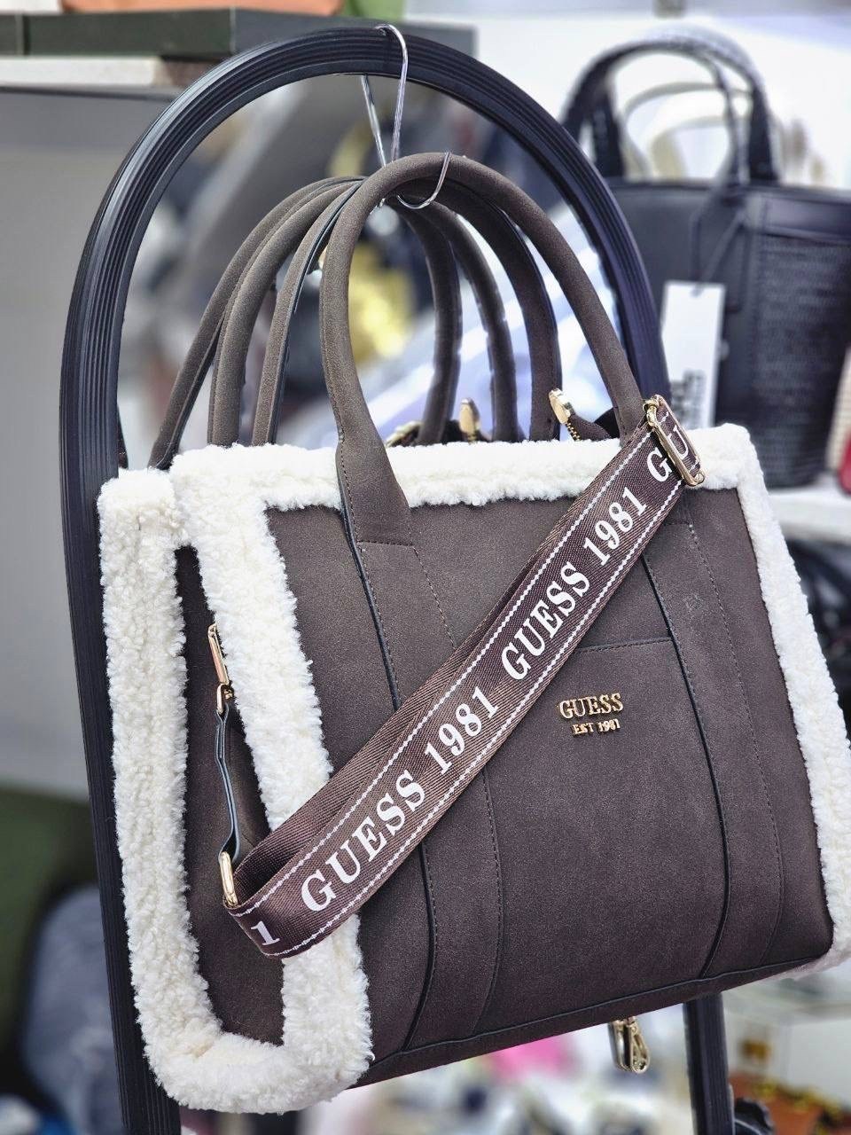 сумка женская guess с мехом,сумка женская с мехом натуральная,сумки с мехом,сумка меховая,меховая сумка женская