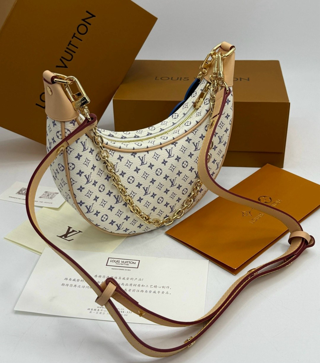 сумка женская louis vuitton,louis vuitton сумка на плечо,cумка louis vuitton,louis vuitton сумка полумесяц на плечо,сумка на плечо полумесяц louis vuitton boutique