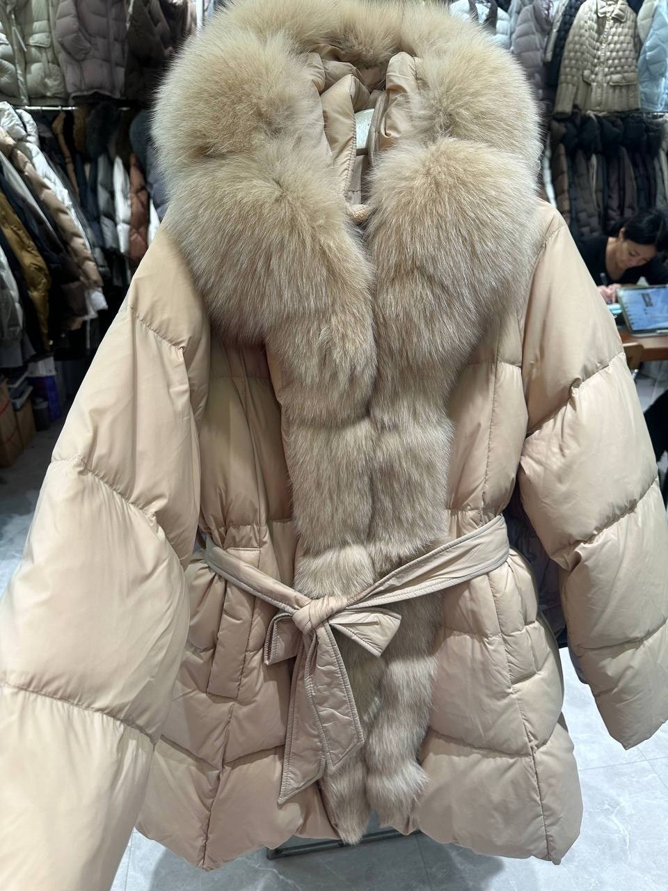 пуховики с мехом,пуховик женский с мехом розовый,пуховик женский,пуховик женский с натуральным мехом,пуховик розовый