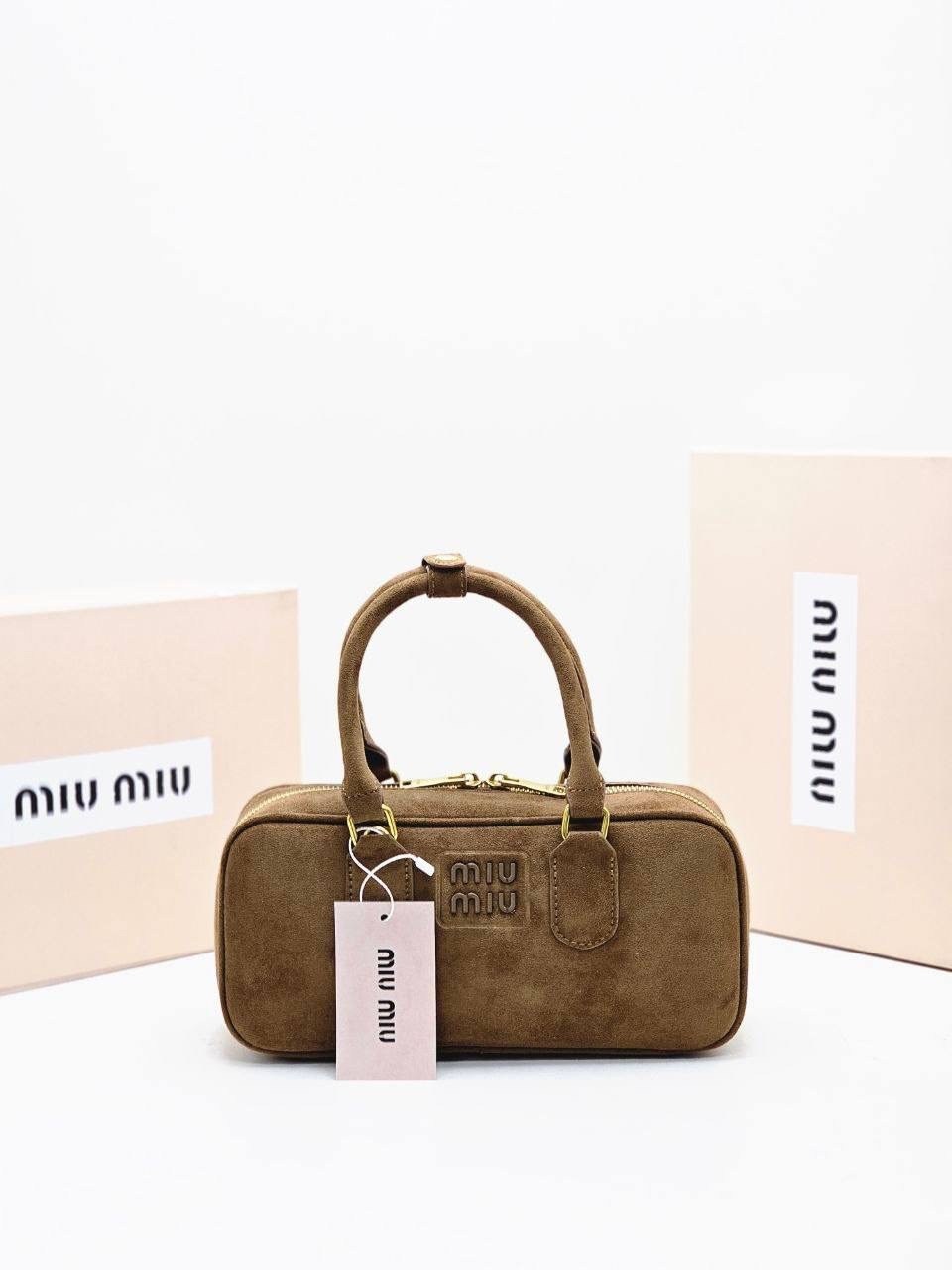 сумка miu miu,сумка,miu miu замшевая серая сумка 23x13 см,сумка женская miu miu,замшевая сумка