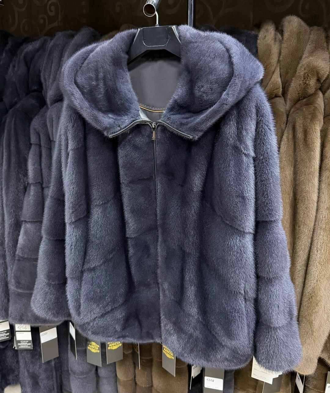 шубка из меха европейской норки с капюшоном цвет голубой,шубка из меха европейской норки с капюшоном цвет лаванда,шубка из меха европейской норки с капюшоном,шуба из меха европейской норки с капюшоном