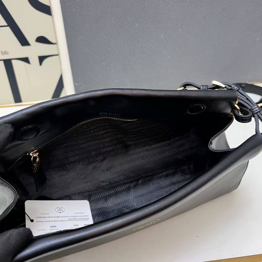 сумка prada,prada сумка на плечо,сумка prada женская,сумка через плечо prada,сумка prada прада