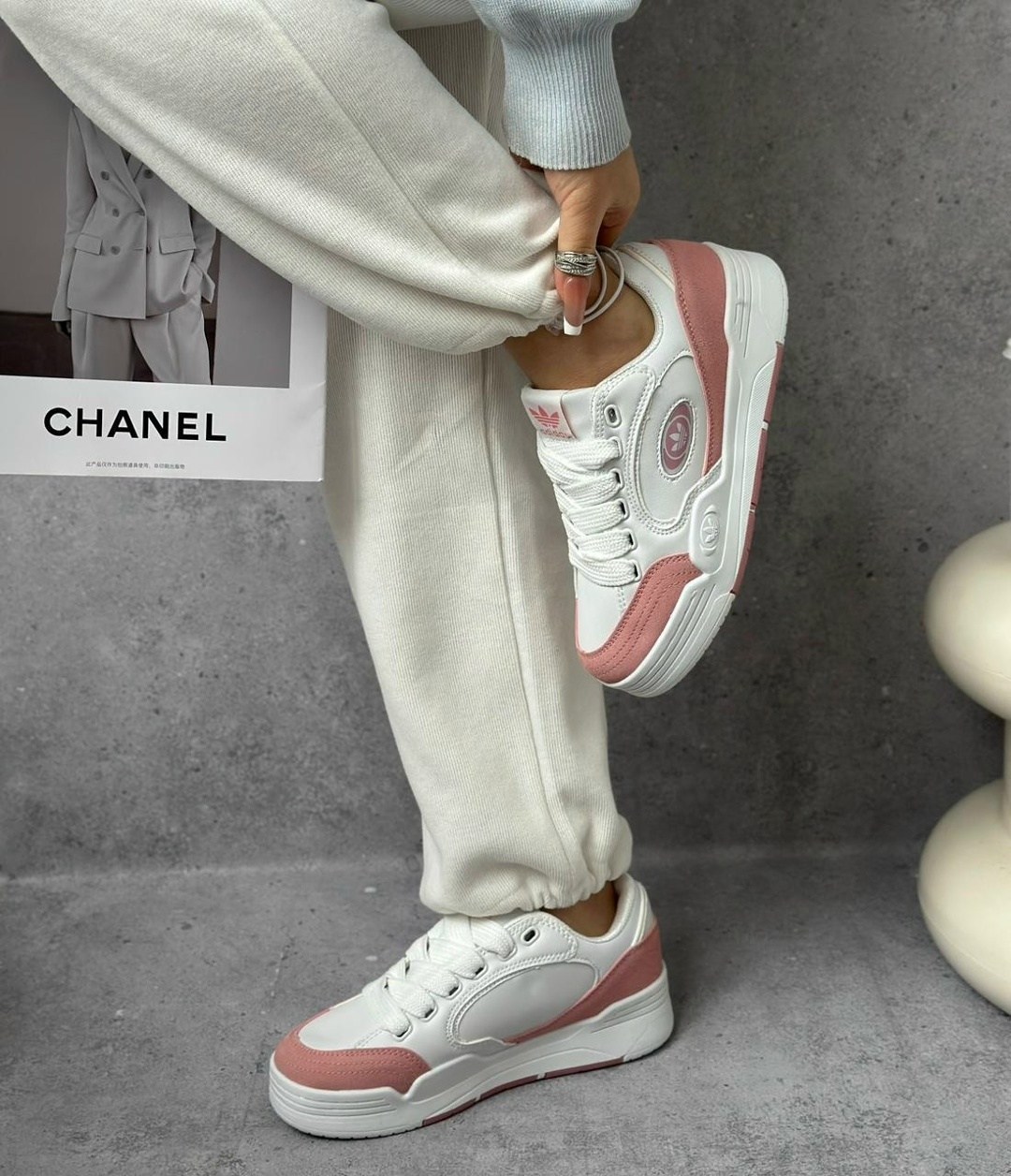 ,женские кроссовки,кроссовки женские adidas,бежевые кроссовки,adidas кроссовки