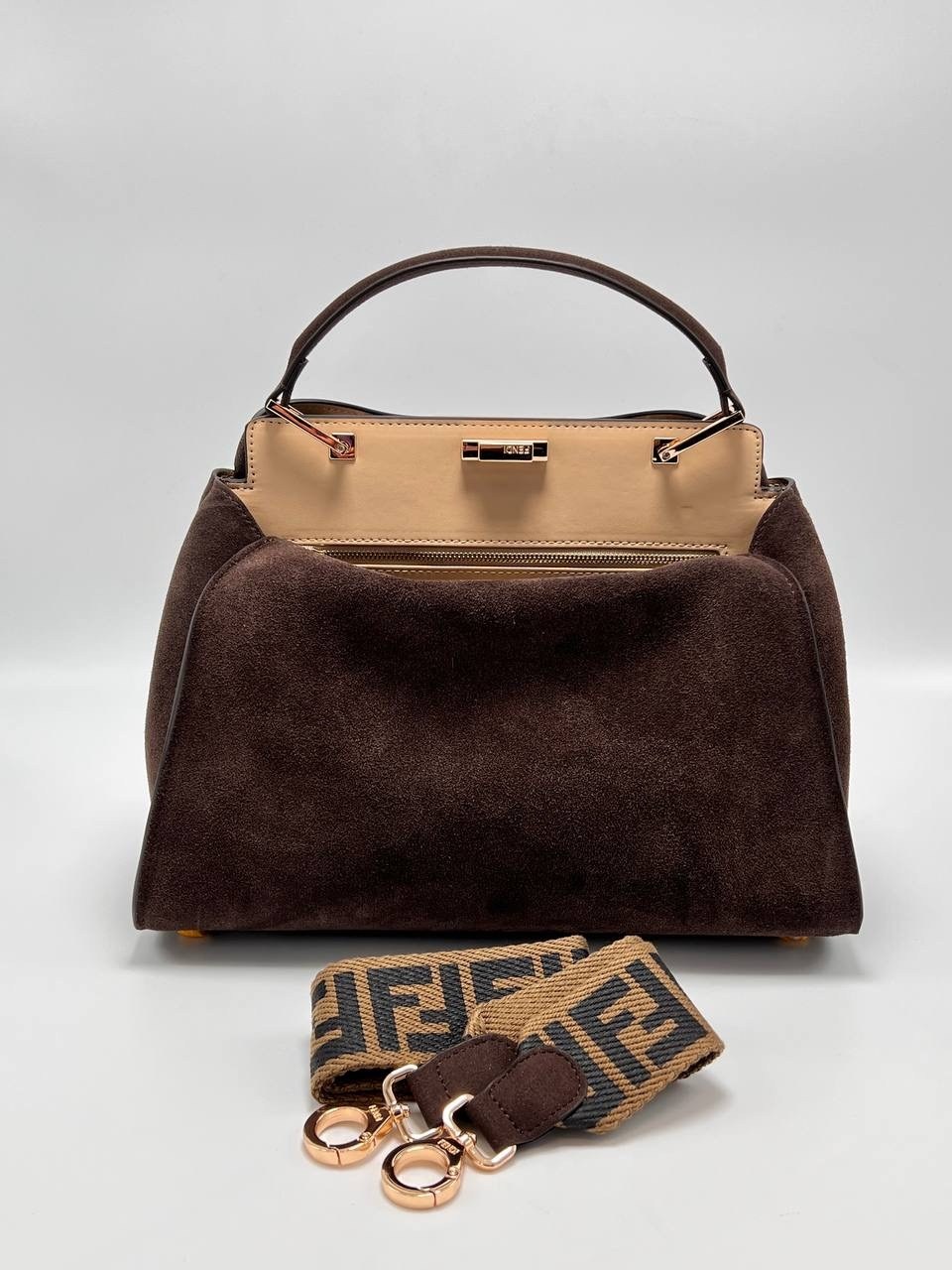 сумка fendi фенди хит продаж новинка замша,fendi сумка,фенди сумка замшевая,fendi коричневая замшевая сумка с короткими ручками для женщин,сумка замшевая