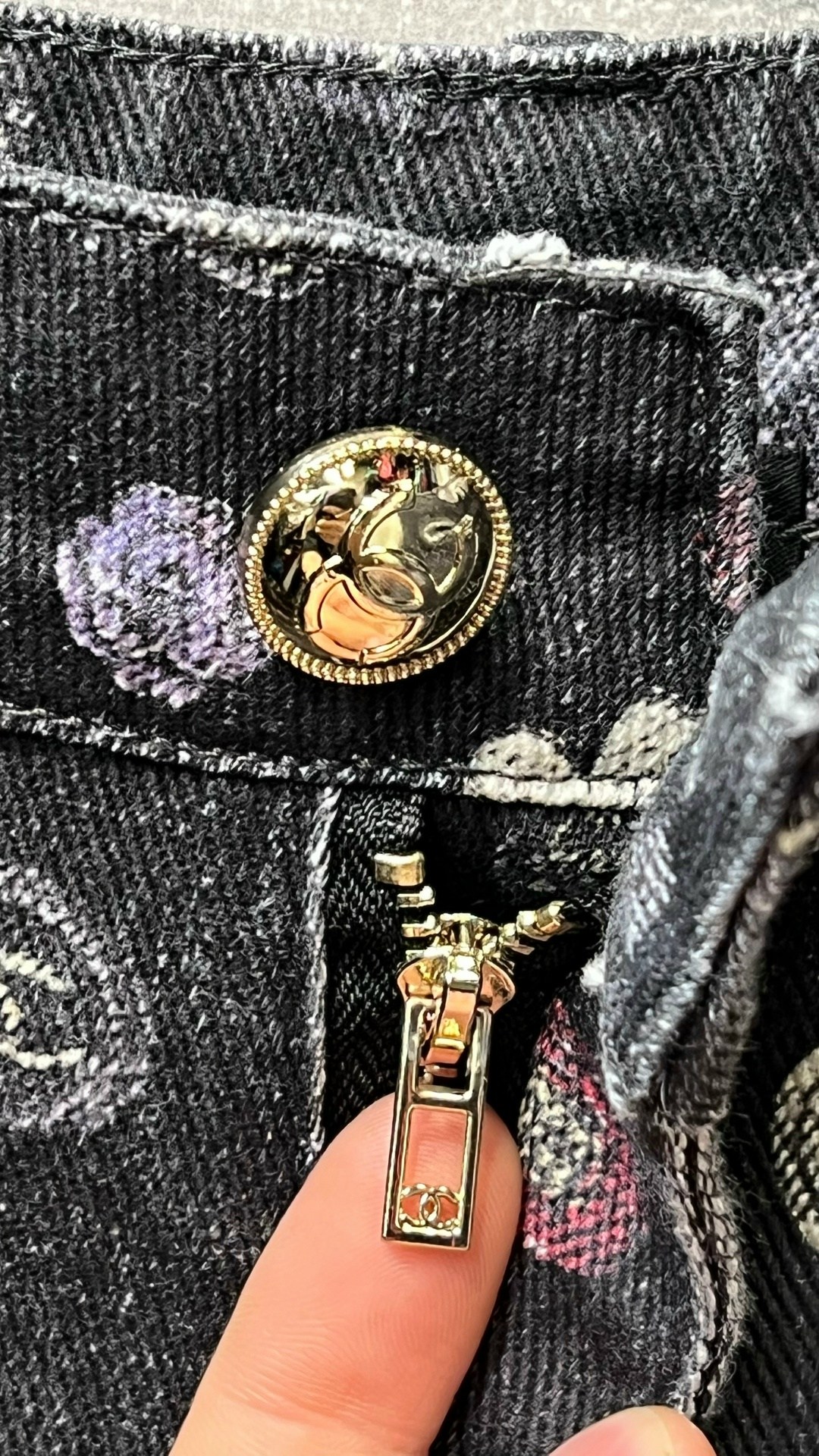 модные джинсовые куртки,куртка женская джинсовая оверсайз,куртка женская джинсовая,джинсовая куртка стильная,женская джинсовая куртка с принтом