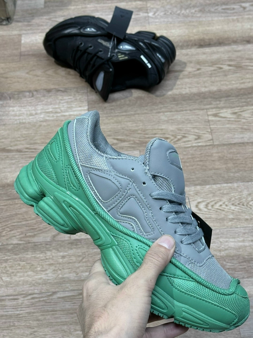кроссовки adidas raf simons x ozweego 'tactile rose' розовый,кроссовки adidas by raf simons ozweego 3 синие с розовым,кроссовки raf simons x ozweego adidas розовый,adidas by raf simons ozweego 3 синие