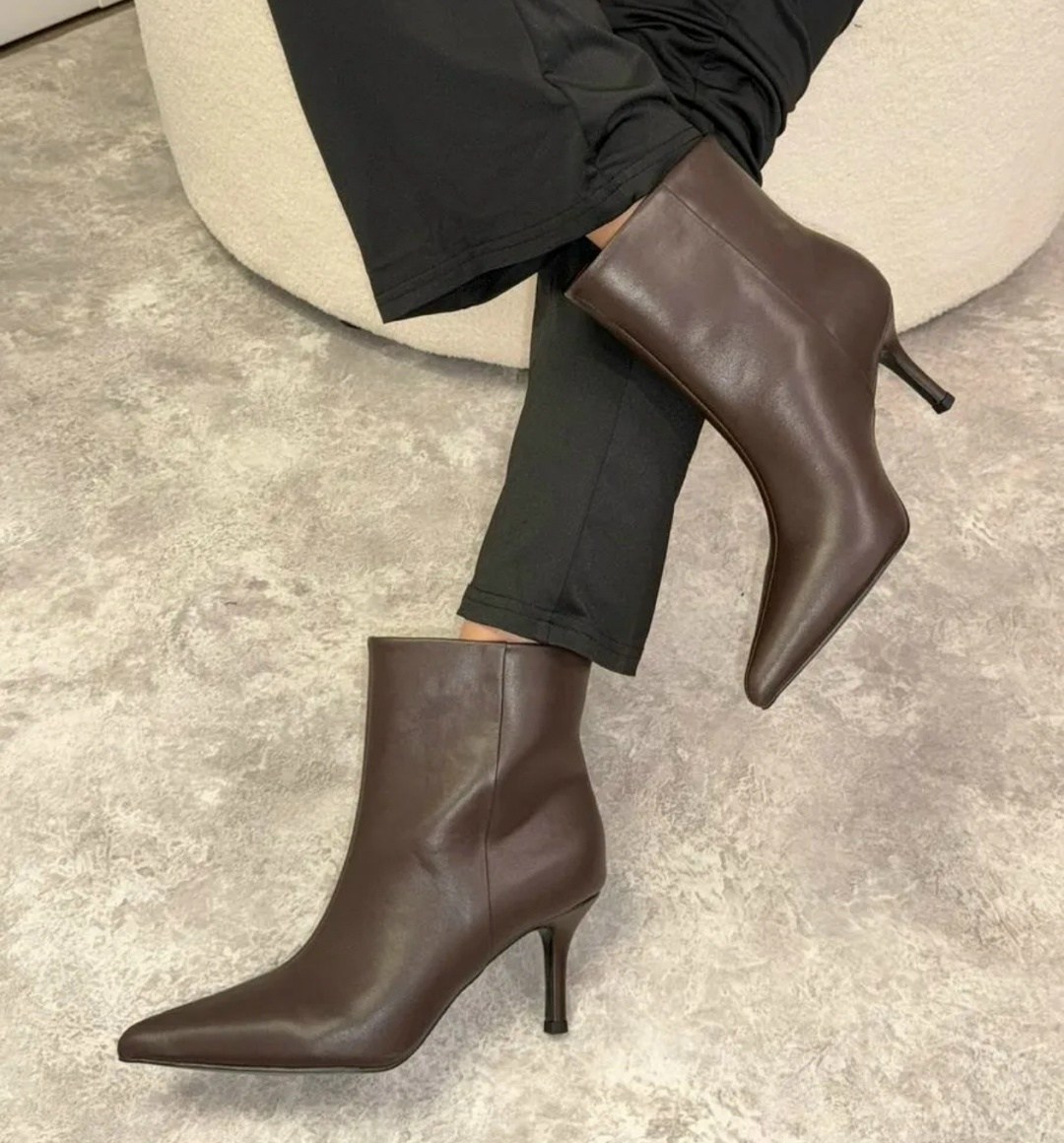 ботильоны демисезонные на каблуке шпильке londri,ботильоны демисезонные на каблуке шпильке,замшевые ботильоны,ботильоны,ботильоны демисезонные на каблуке шпильке londri цвет шоколадный