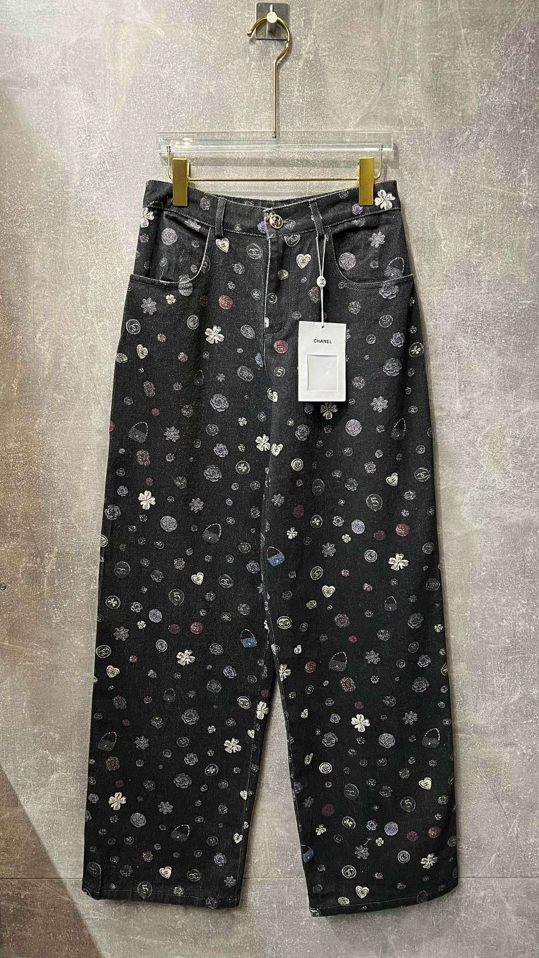 модные джинсовые куртки,куртка женская джинсовая оверсайз,куртка женская джинсовая,джинсовая куртка стильная,женская джинсовая куртка с принтом