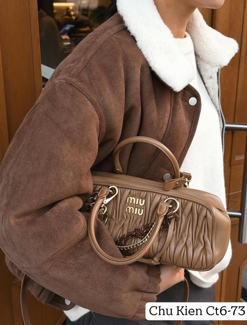 сумка через плечо miu miu,сумка miu miu,сумка miu miu коричневая,модная сумка,сумка miu