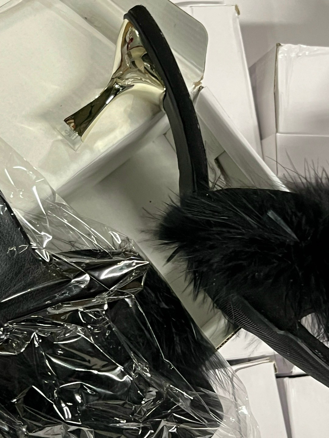 шлепки на каблуке с мехом,босоножки с мехом,тапочки модные,меховые босоножки рандеву,меховые босоножки