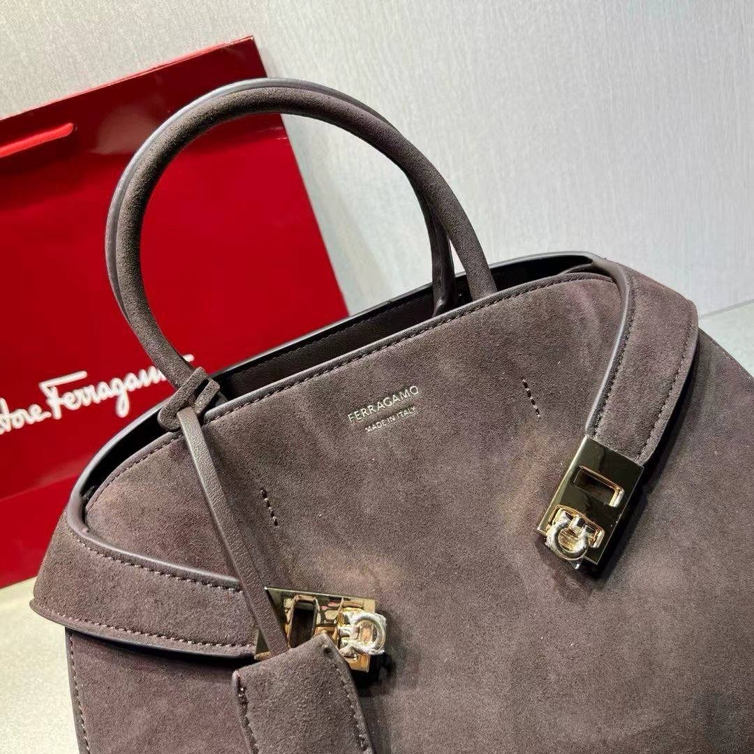 сумка ferragamo,сумка salvatore ferragamo,замшевая сумка,брендовая женская сумка,сумка