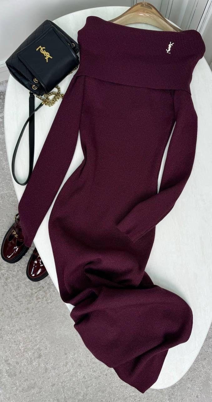 бордовое платье,платье вязаное,платье трикотажное,элегантное вязаное платье макси с открытыми плечами красного вина,длинное платье